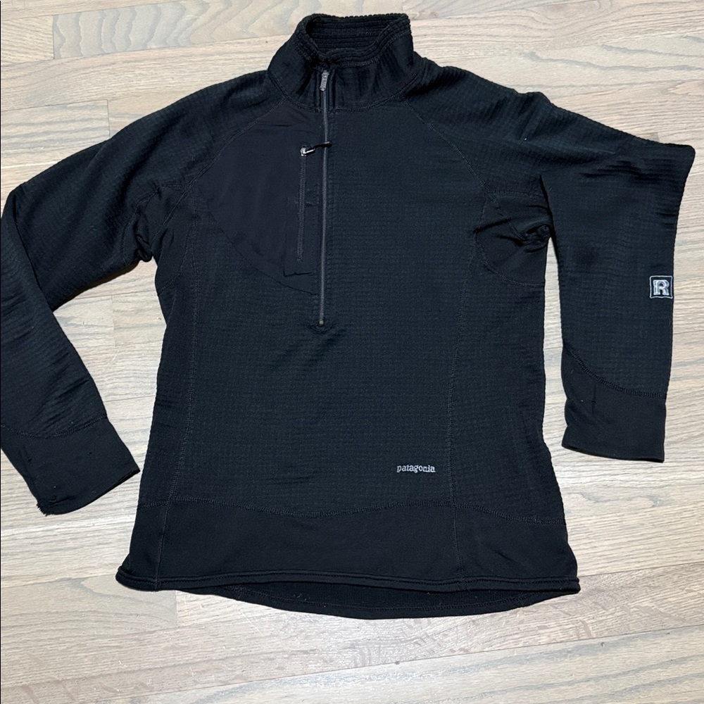 Patagonia women’s R1 classic waffle polartec black fleece 3/4 zip size medium